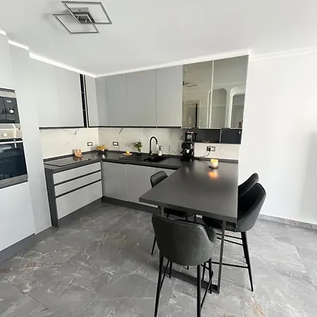 Centre - A 150 M - Clim - Wifi Calvi (Corsica)